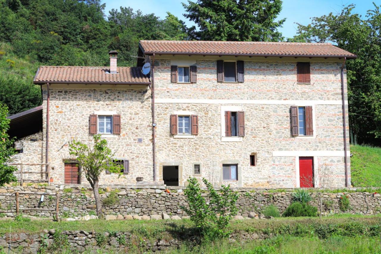 Agriturismo La Cascina Dei Chicchi Bagnone Екстер'єр фото