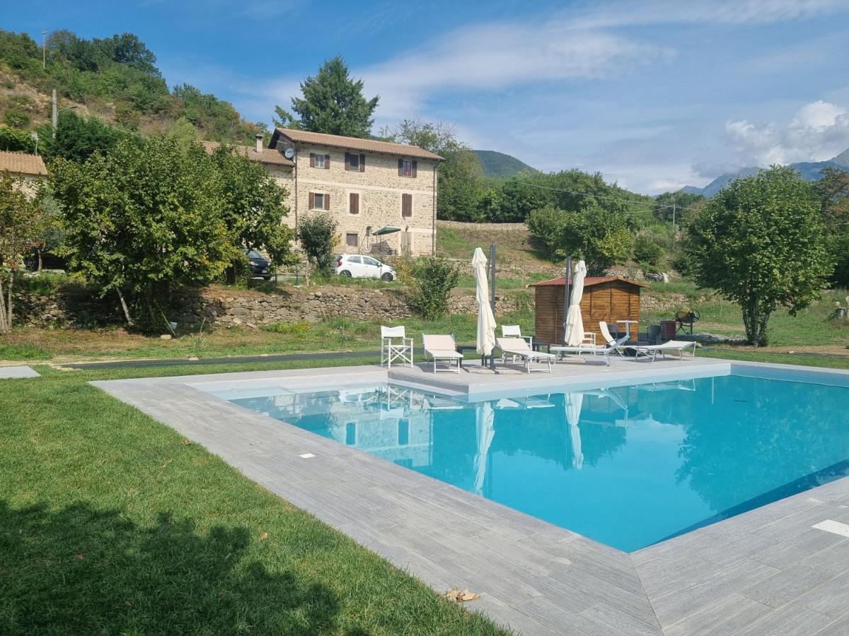 Agriturismo La Cascina Dei Chicchi Bagnone Екстер'єр фото