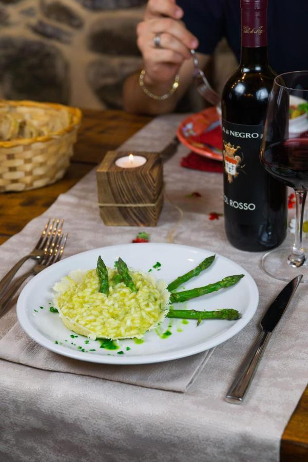 Agriturismo La Cascina Dei Chicchi Bagnone Екстер'єр фото